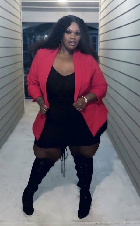 ヴィゴ・オンリーファンズ ホットポルノ ギャラリー