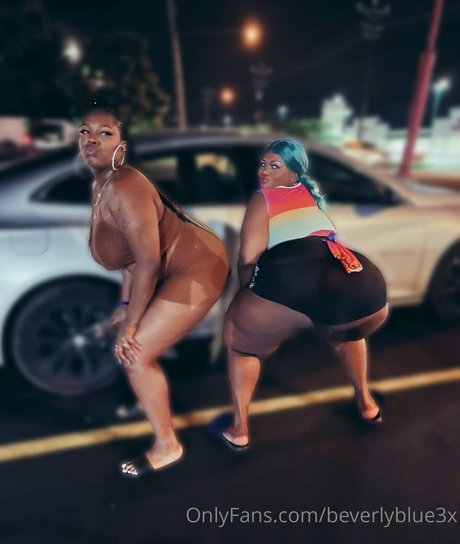 beverlyblue3x セックスモデル 写真