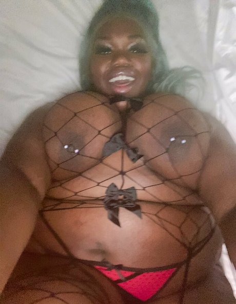 アンバー・オンリーファンズ セクシーヌード 写真