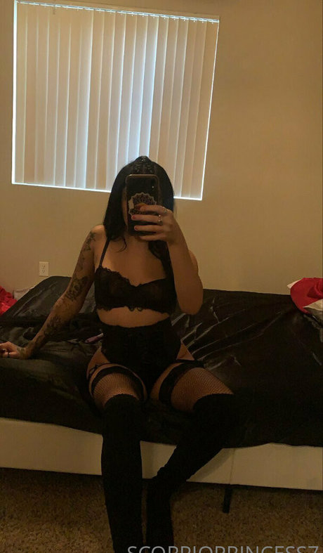 vixennadia エロティックモデル 画像