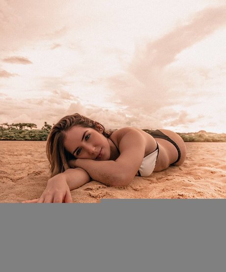 Larissa Darhuber 素敵な女優 画像