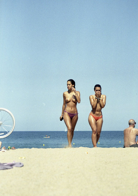 AboutCess 美しいモデル 画像