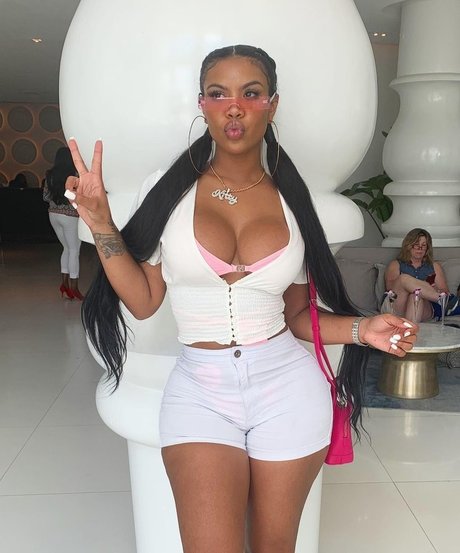 義理の妹オンリーファンズ 無料裸 ギャラリー