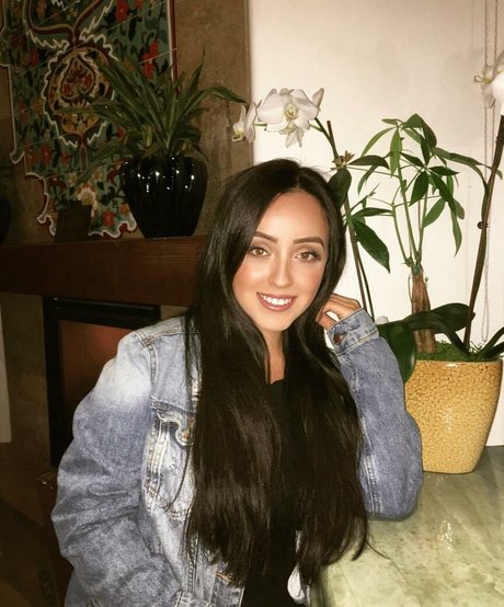 ルビーオンリーファン ヌード 画像