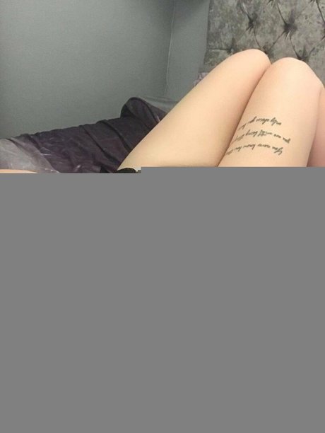 itsdollyxxx エロティックなモデル ギャラリー