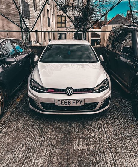 emss x 裸の女優 写真