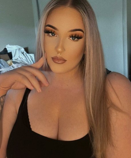 emss x ポルノスター 可愛い 写真