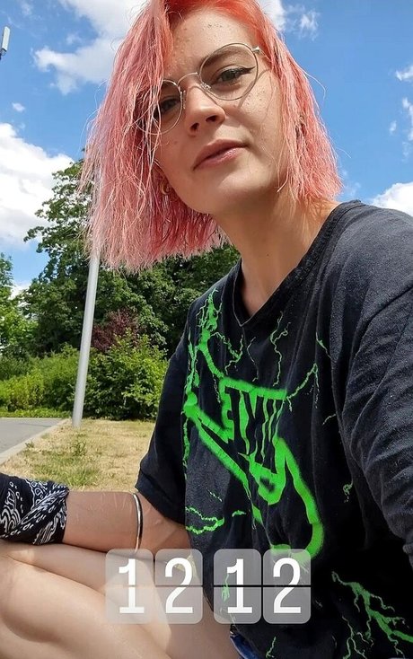 Caroline Haas トップスター 画像