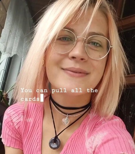 Caroline Haas セクシーモデル 画像