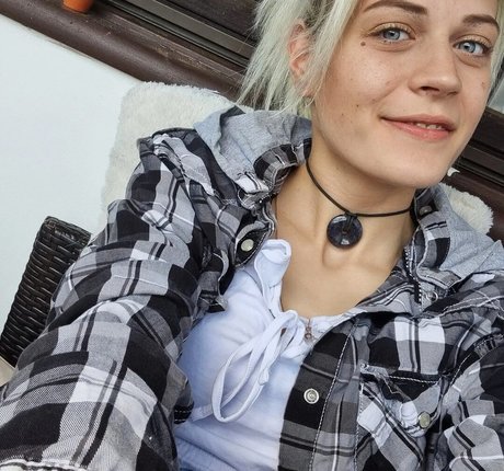 Caroline Haas セックス女優 画像