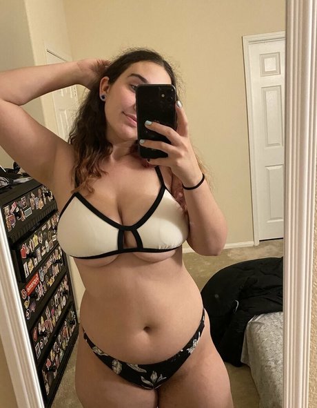 ポーグエボニーオンリーファンズ アダルト無料 ギャラリー