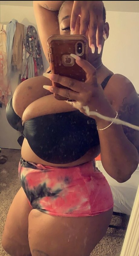 ChellMzDonald セクシーなスター 画像