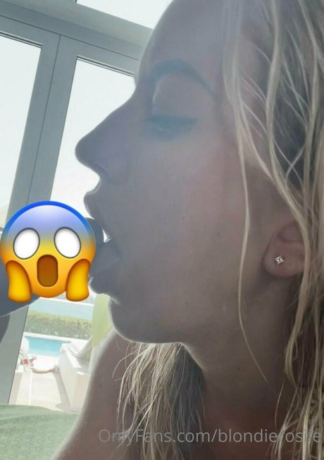 blondierosiie 完璧なモデル 写真