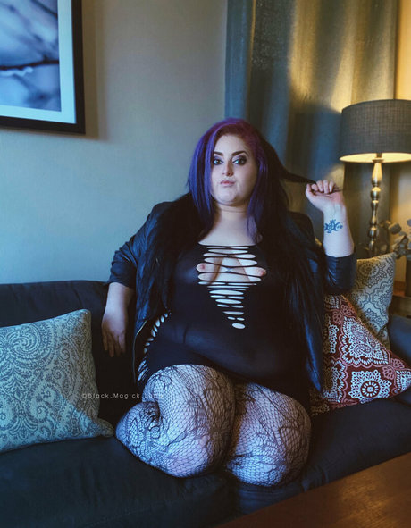 black magick luna ポルノスター ホット 画像