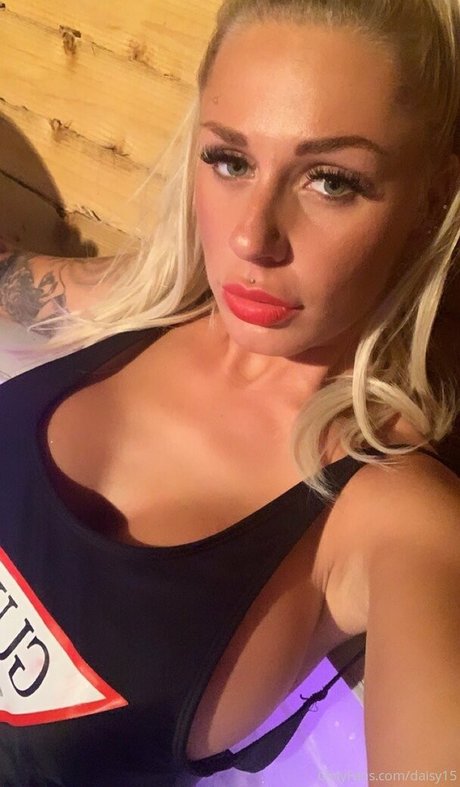 逆騎乗位 オンリーファンズ 美しいヌード ギャラリー