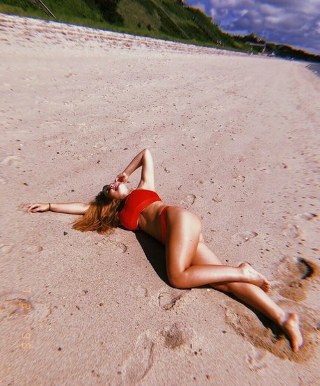 Marina Brooks スター 裸 画像