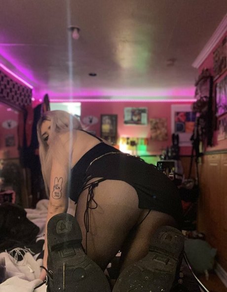 かわいいシーメールオンリーファンズ 裸 写真