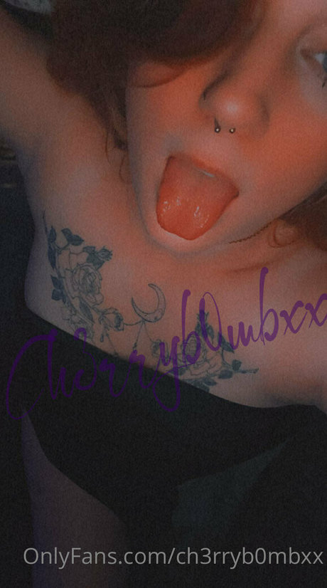 ch3rryb0mbxx 高品質スター ギャラリー