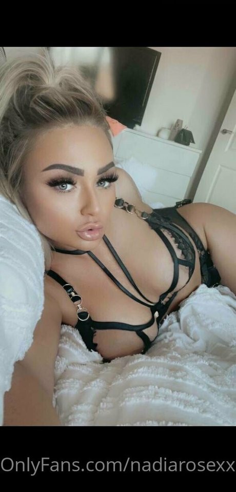 nadiarosexx ポルノスター 無料 写真