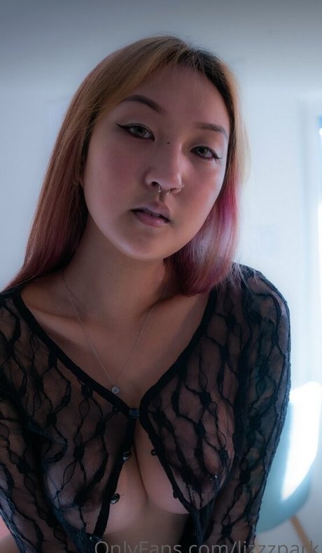 Lizzzpark ヌードモデル 写真