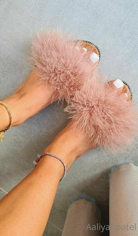 巨乳ゴスオンリーファンズ 無料 写真