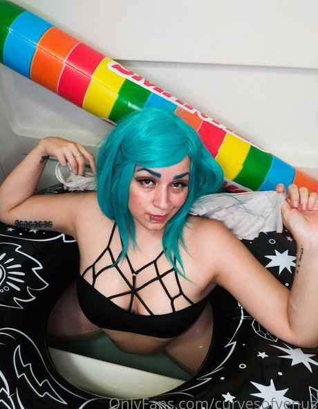 curvesofvenus スター ヌード 写真