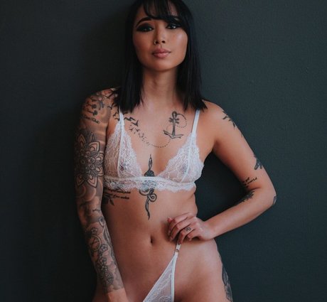 ChunLybia 裸のスター 写真