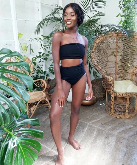 AJ Odudu ポルノスター セクシー 写真