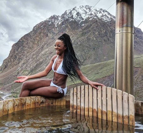 AJ Odudu 完璧なモデル 写真