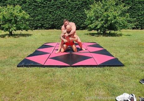 プリティオンリーファンズ ポルノ ギャラリー