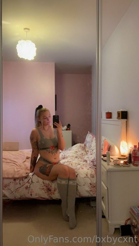 ブッシュ・オンリーファンズ 無料アダルト 画像