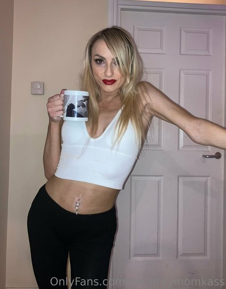 naughtymomkass トップモデル 写真