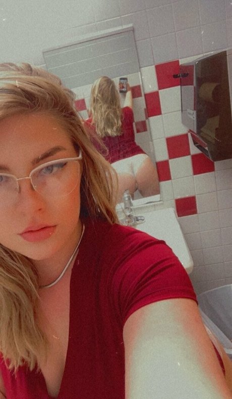 ポーグ xxx オンリーファンズ アダルト無料 ギャラリー