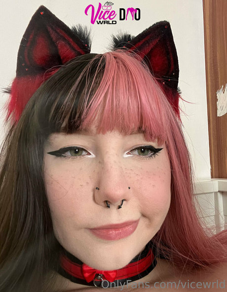 vicewrld 裸のスター 画像