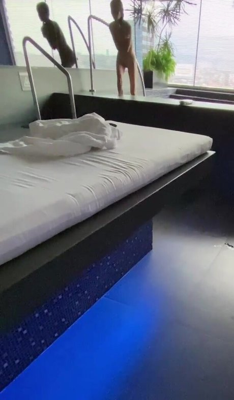 Tais Amanda ヌードモデル 画像