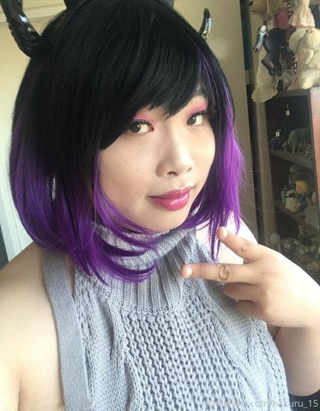 巨大なチンポを持つシーメールオンリーファンズ 無料セックス 写真