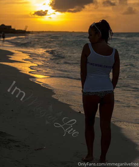 巨乳 パイズリ OnlyFans xxx 写真