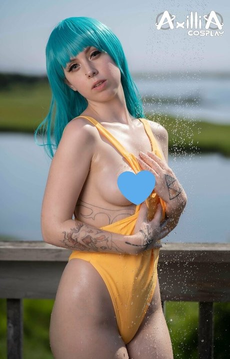 axillia 高品質モデル 写真