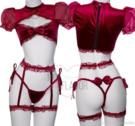 axillia スター ヌード 写真