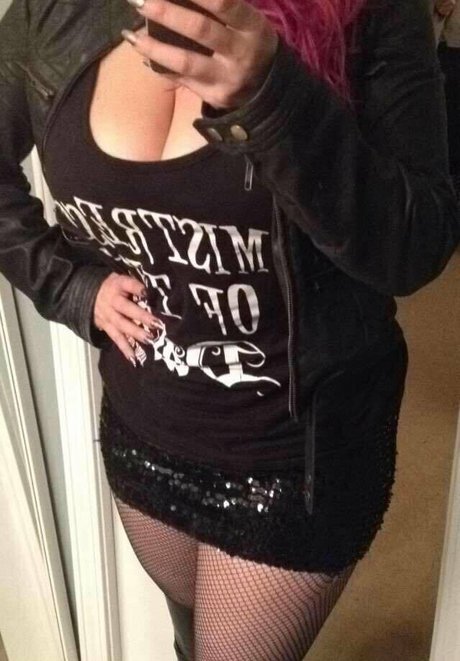 小人の裸OnlyFans セクシーヌード 画像