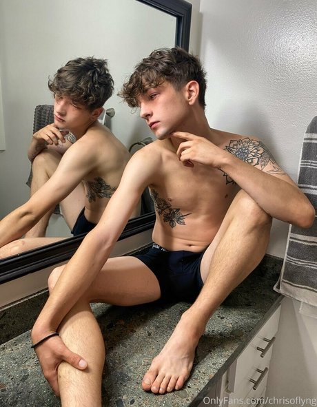 chrisoflyng HDスター 写真