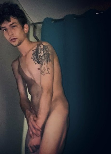 chrisoflyng エロティックなモデル 写真