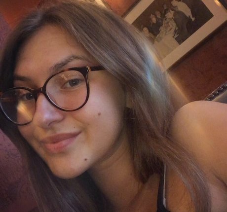 大きなお尻と巨乳のオンリーファンズ セックス 写真