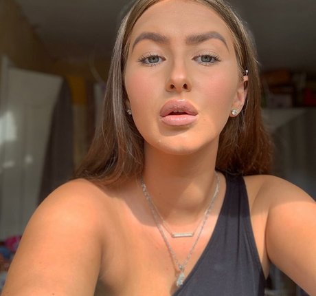 ブロンドビキニOnlyFans 無料裸 画像