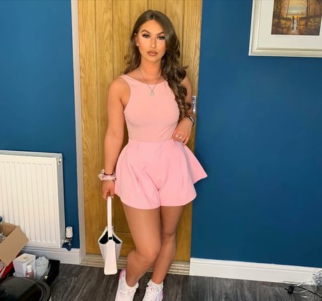 18歳以下の無料OnlyFans 無料セクシー 画像