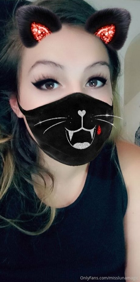 母乳オンリーファン 裸 写真