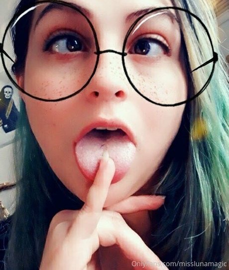 巨乳の黒人女性オンリーファンズ ベスト 写真