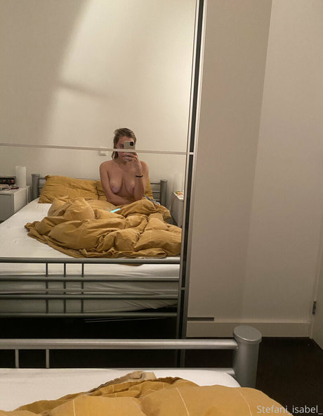 巨乳で曲線美のOnlyFans セクシーヌード ギャラリー