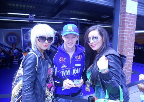 黒いお尻のオンリーファンズ アートヌード 画像