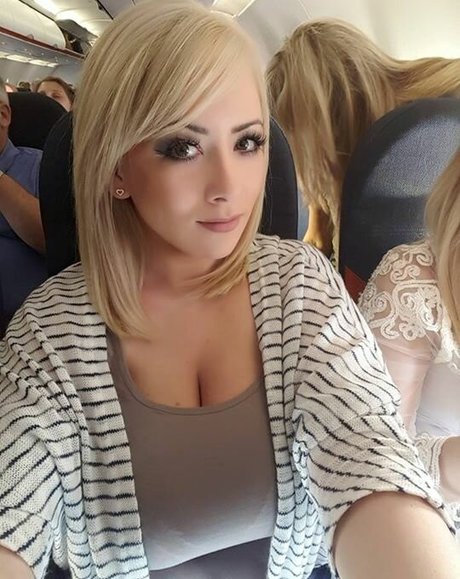 毛深いラテン系オンリーファンズ ホット裸 ギャラリー